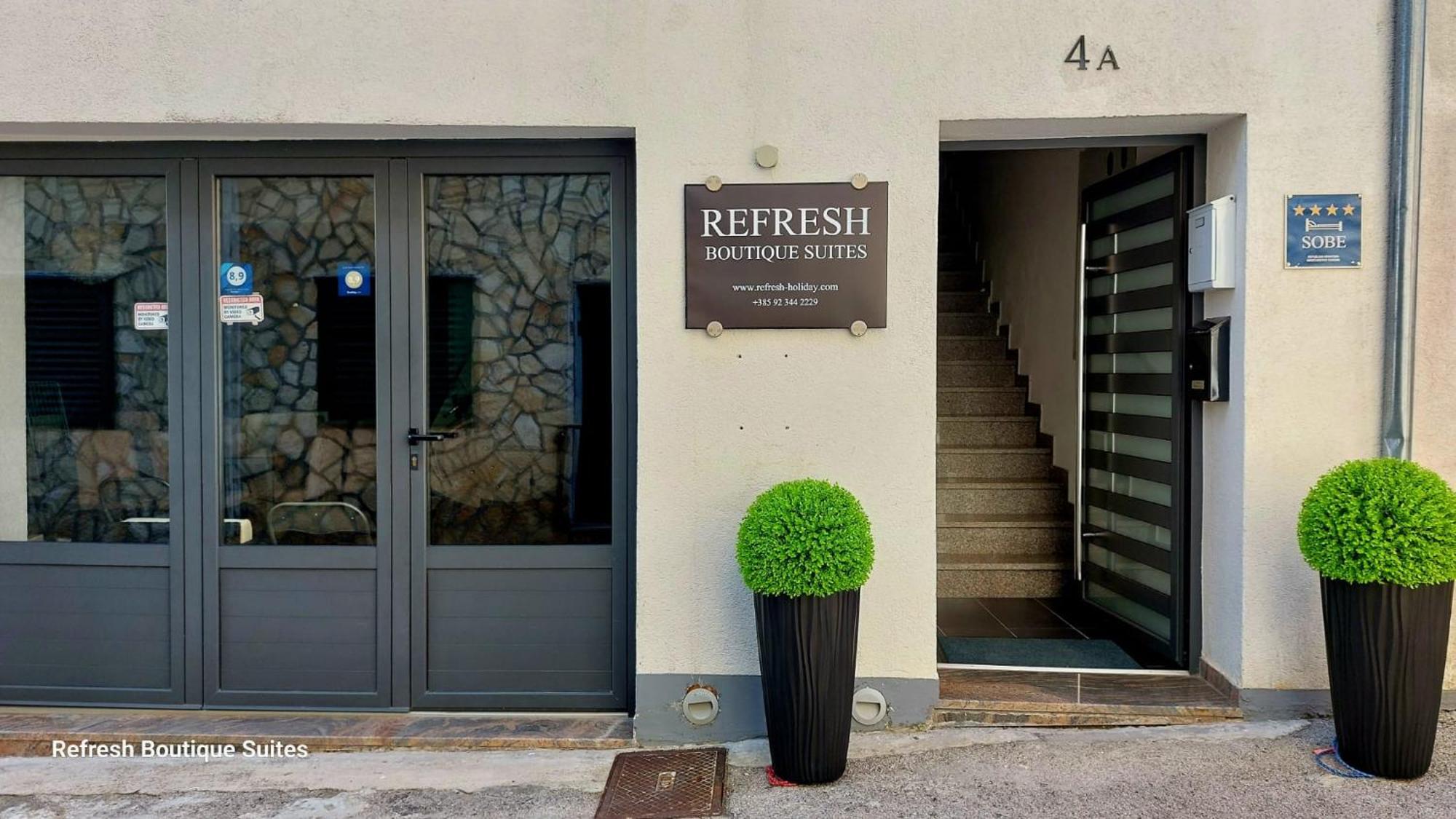 Refresh Boutique Suites - Central Point 보디체 외부 사진